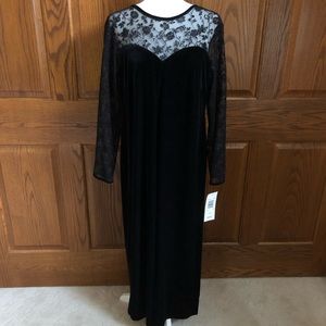 NWT Signature By Robbie Bee Black Velvet Dress